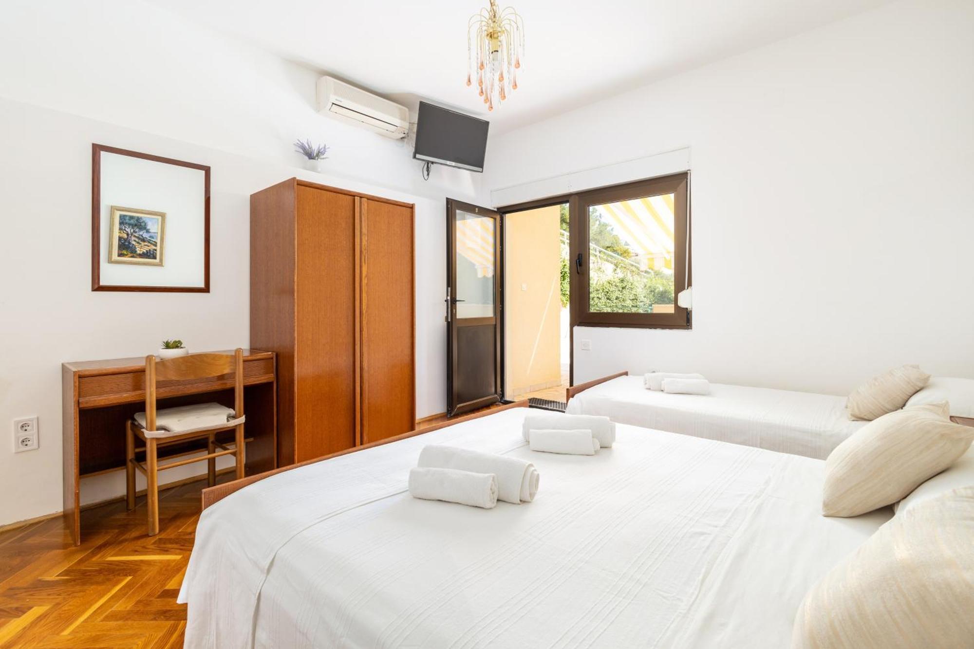 Apartments By The Sea Duce, Omis - 946 Room photo